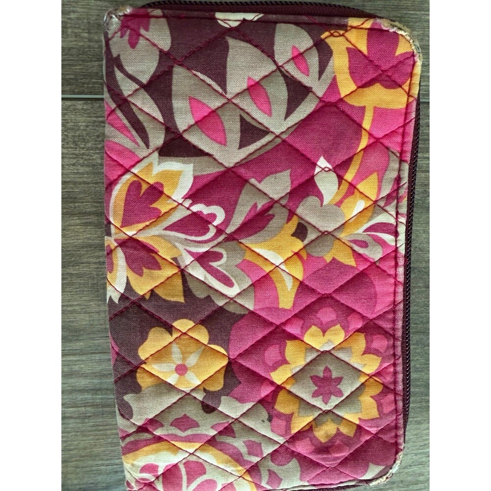 Vera Bradley Carnaby Zip Around Wallet Wristlet Quilted Pink Floral - Picture 2 of 11